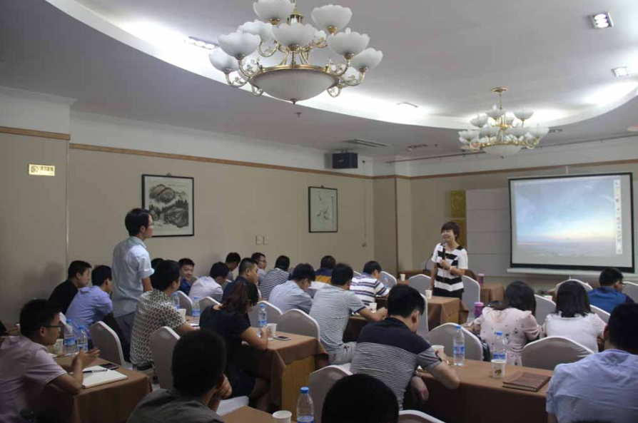 學(xué)習(xí)產(chǎn)品知識，深化銷售技巧，強(qiáng)化銷售禮儀